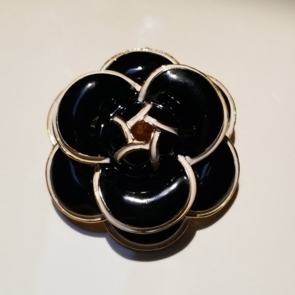 Brand New Black flower brooch - Picture 1 of 6